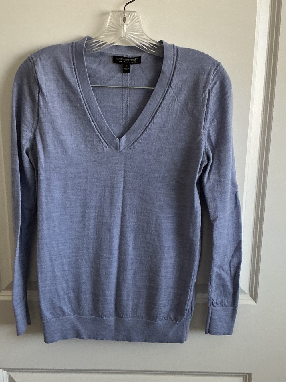 Banana Republic Women's Pale Blue V-Neck Sweater